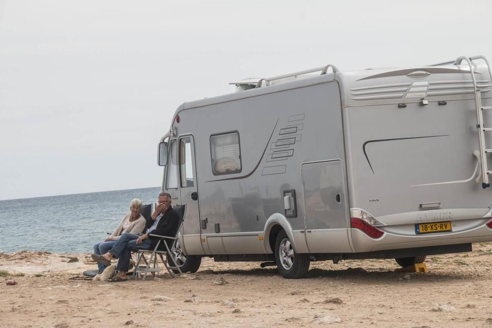 Costas urge a Torrevieja a evitar las acampadas de caravanas