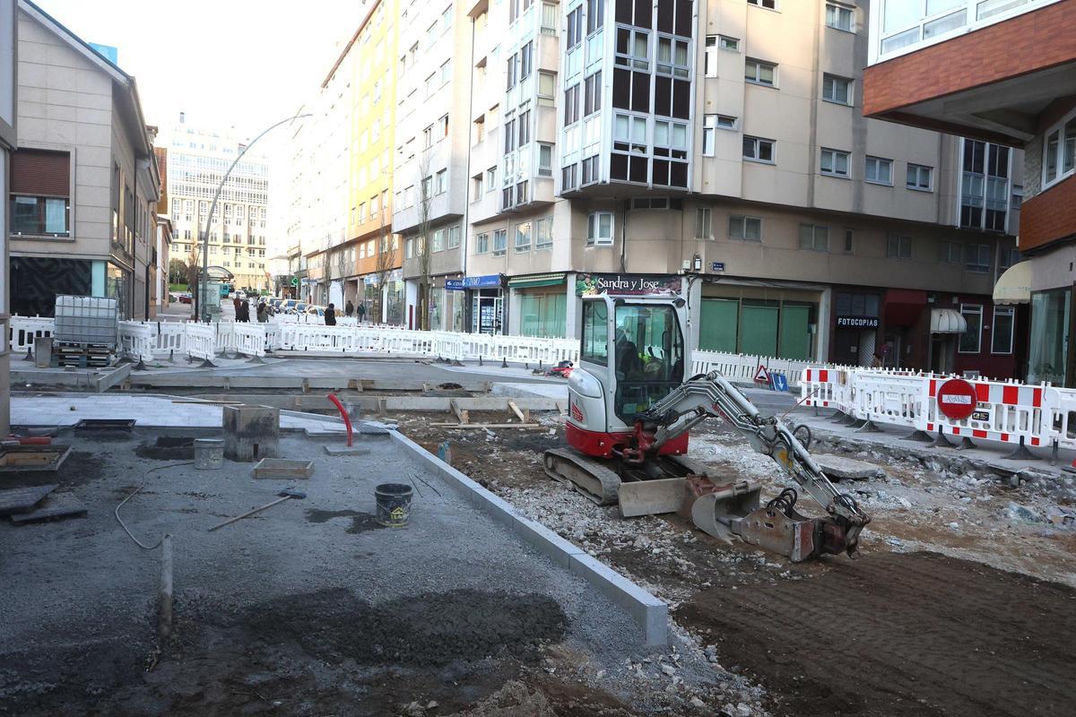 Las obras en la avenida de Os Mallos continúan un año después del inicio de los trabajos