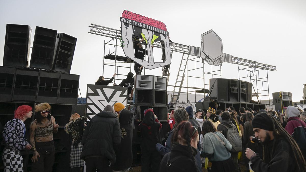 Una imatge de la 'rave' a Ciudad Real que ha reunit milers de persones.
