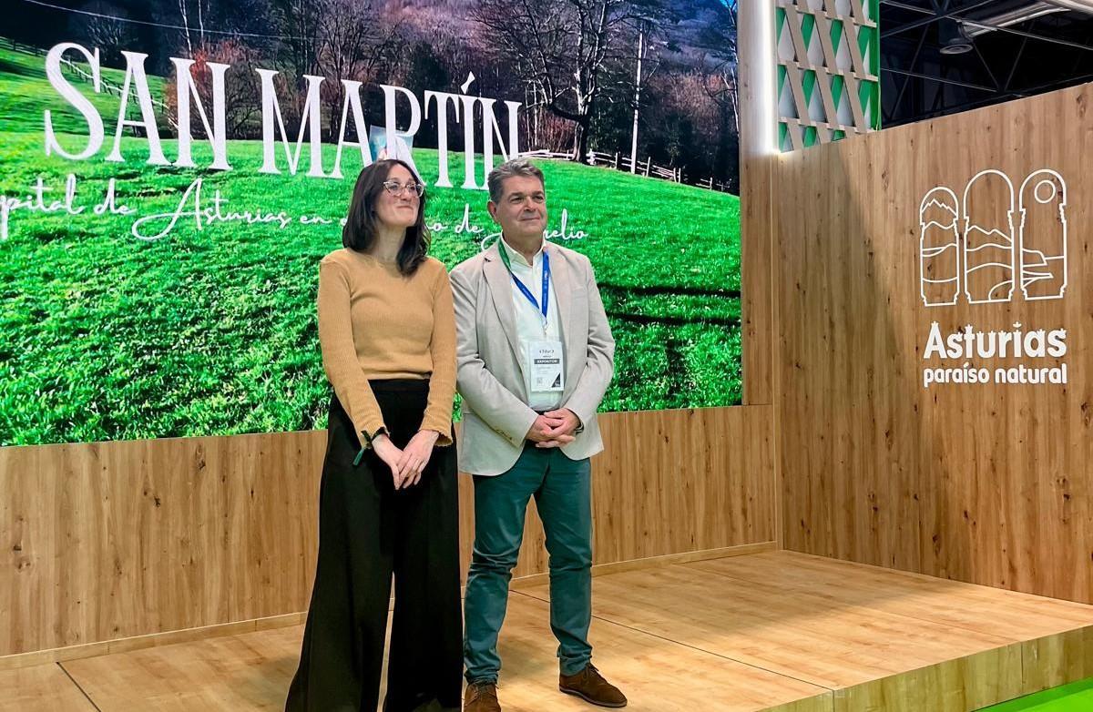 Cintia Ordóñez y José Ramón Martín Ardines, en Fitur.