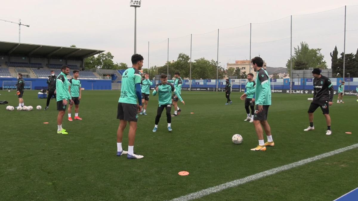 Entrenamiento del Espanyol de cara al partido ante el Málaga