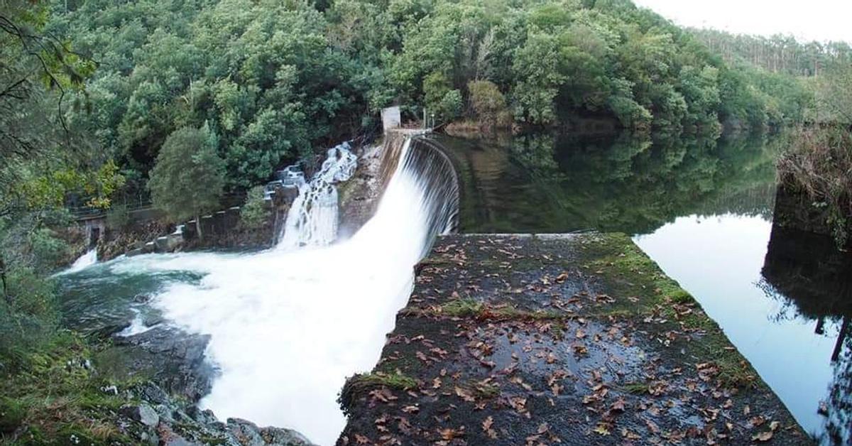 La Presa do Inferno del río Verdugo, que debería estar derribada desde hace cuatro años.