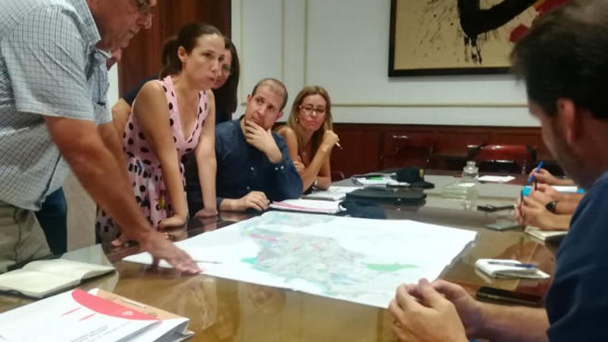 Detalle de la reunión mantenida esta semana para analizar el futuro de la comisaría