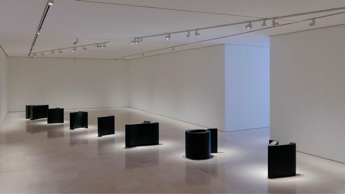 Sala principal de la exposición Elena Asins. Antígona del Museo Picasso Málaga