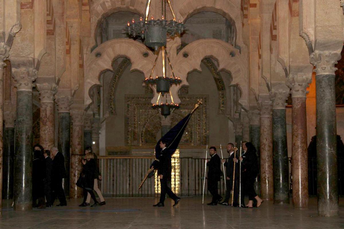 Vía crucis penitencial de las cofradías cordobesas, en imágenes