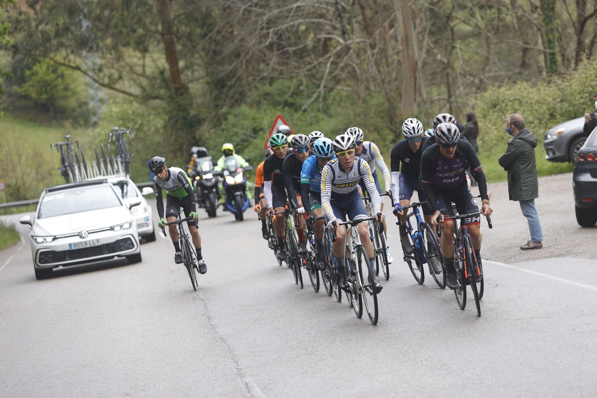 La segunda etapa de la Vuelta Ciclista a Asturias, en imágenes