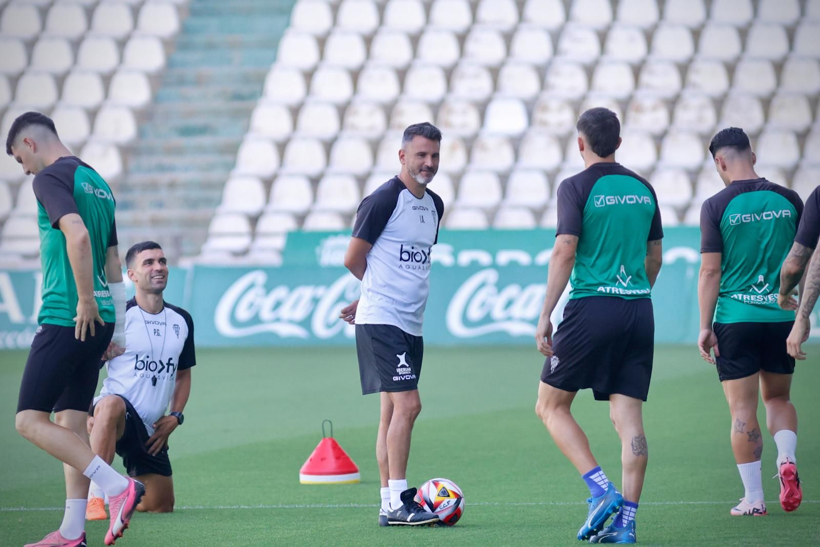 El último entrenamiento del Córdoba antes de viajar a Barcelona, en imágenes