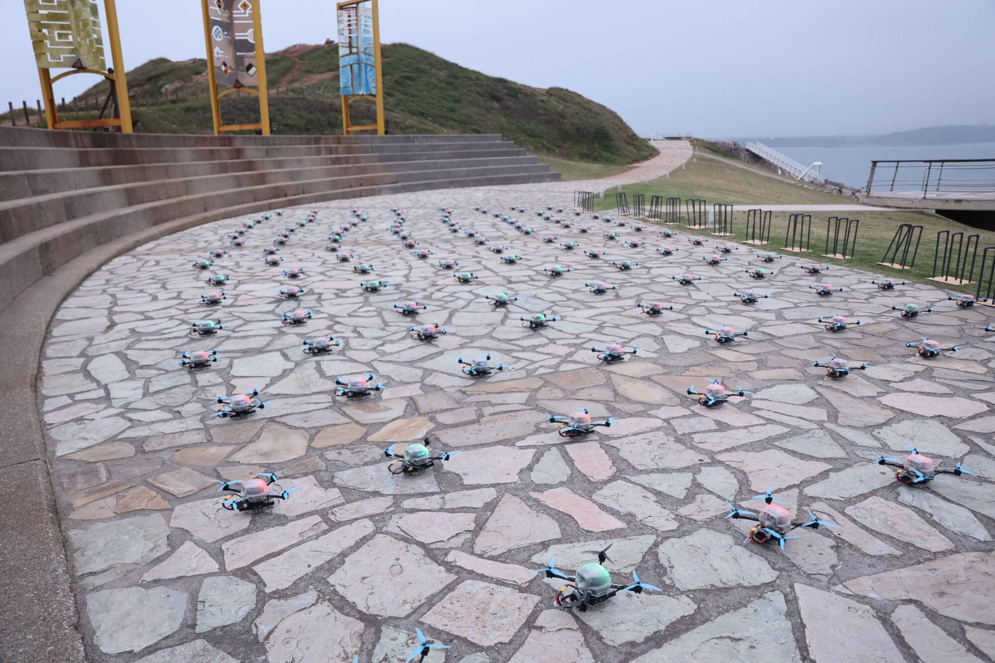 En imágenes: Así fue el show de drones sobre Salinas