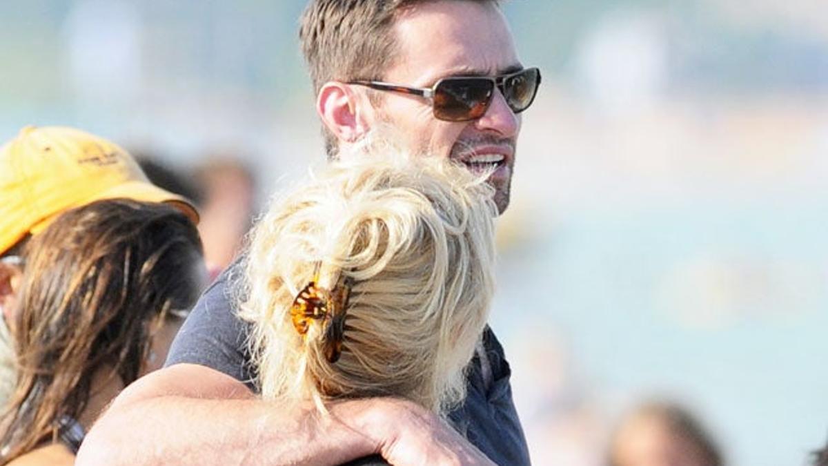 Hugh Jackman y su mujer celebran su 20 aniversario en la playa