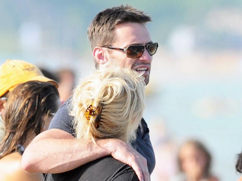 Hugh Jackman y su mujer celebran su 20 aniversario en la playa