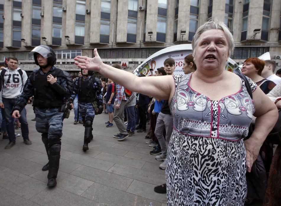 Cientos de detenidos en protestas no autorizadas en Rusia