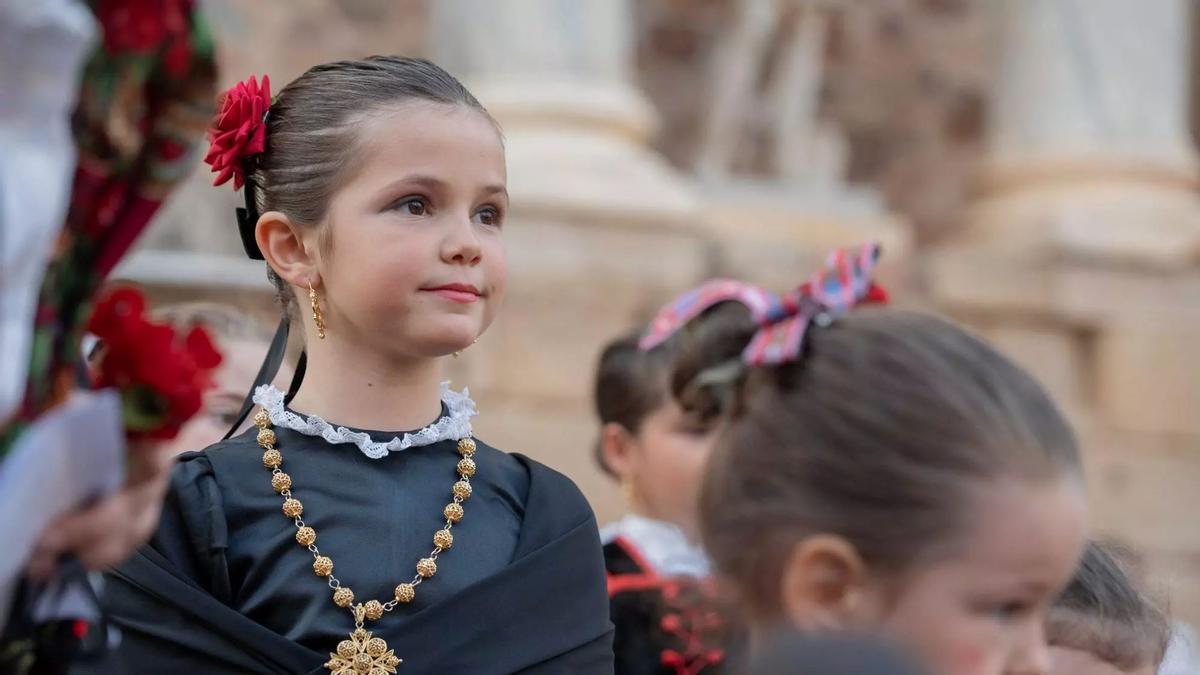 El folklore llena de música y danza el Teatro Romano.