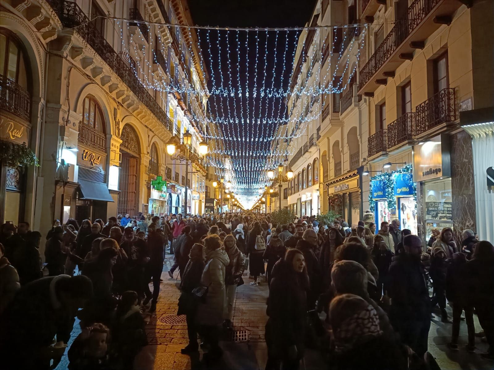 En imágenes | Zaragoza ya brilla por Navidad