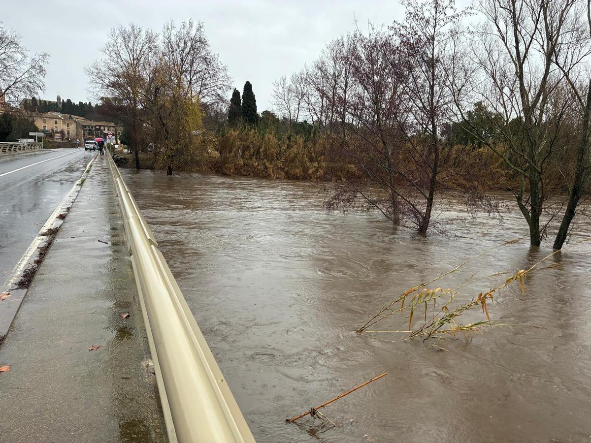 EN IMATGES | El Llobregat, afluent de la Muga, provoca inundacios a Peralada.