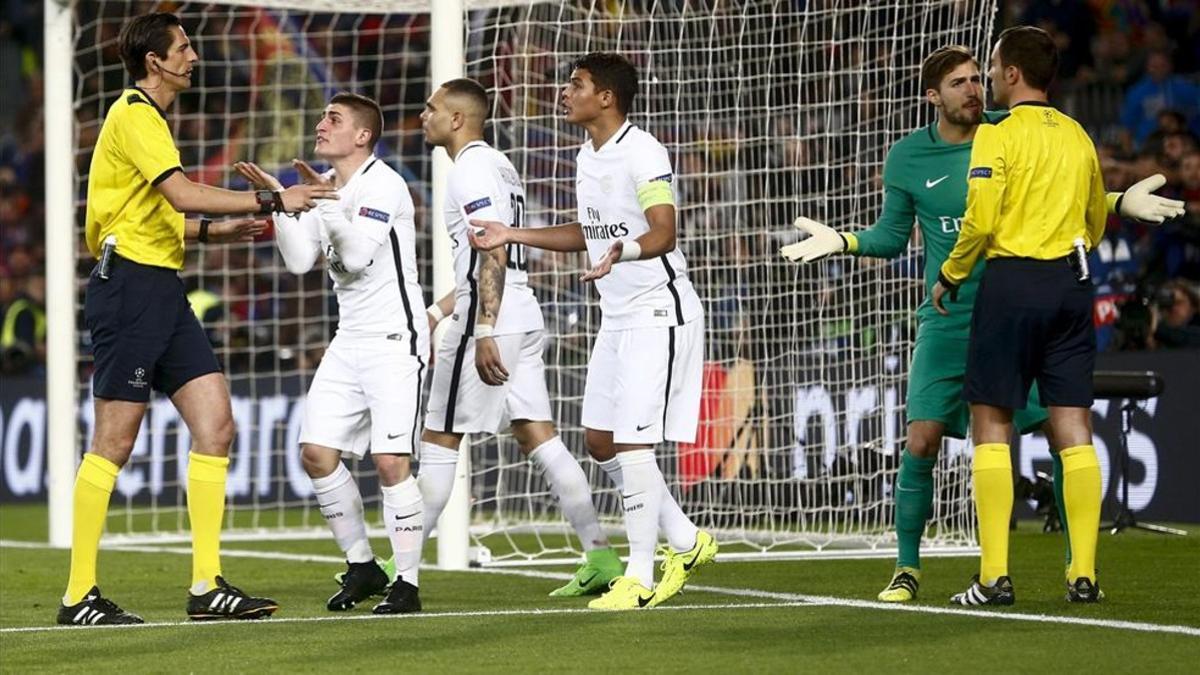 Aytekin, durante el Barça - PSG