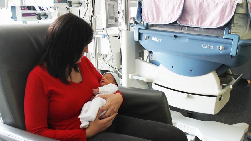 Los recién nacidos recibirán la vacuna contra la bronquiolitis por primera vez en Elche