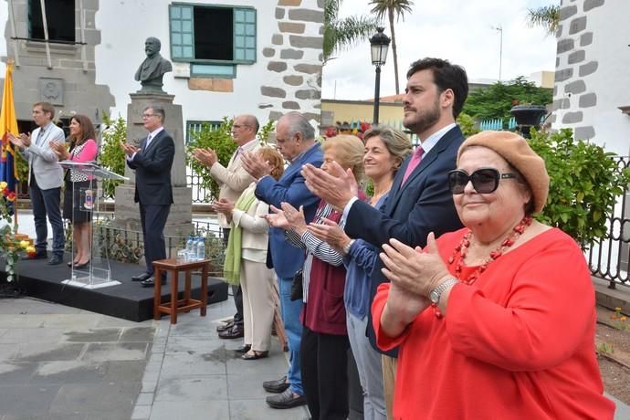 OFRENDA FLORAL 175 AÑOS FERNANDO LEÓN Y CASTILLO