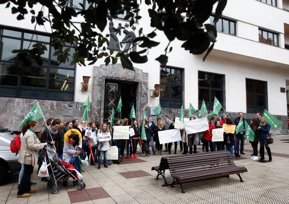 Protesta de los médicos y enfermeros del SAC