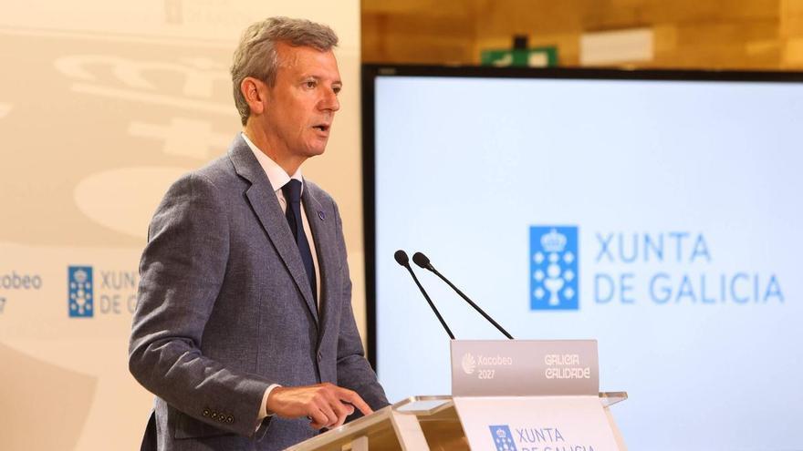 Alfonso Rueda no comparte el plan del Clúster para aeropuertos, pero lo valora y censura «victimismo» sin aportar