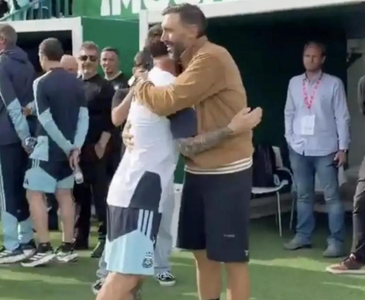 Leo Messi con Sarabia en el Martínez Valero