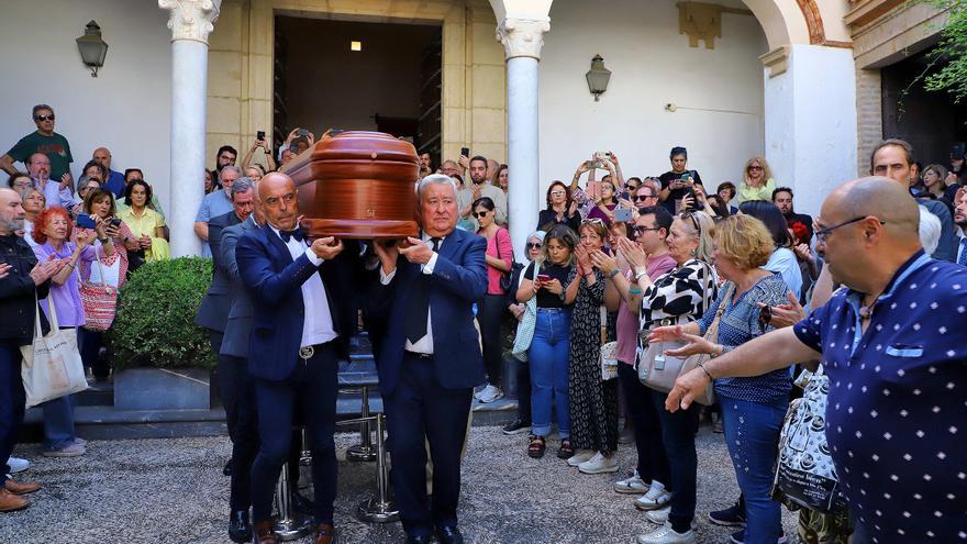 El pueblo de Córdoba ofrece la última despedida a Antonio Gala en su Fundación