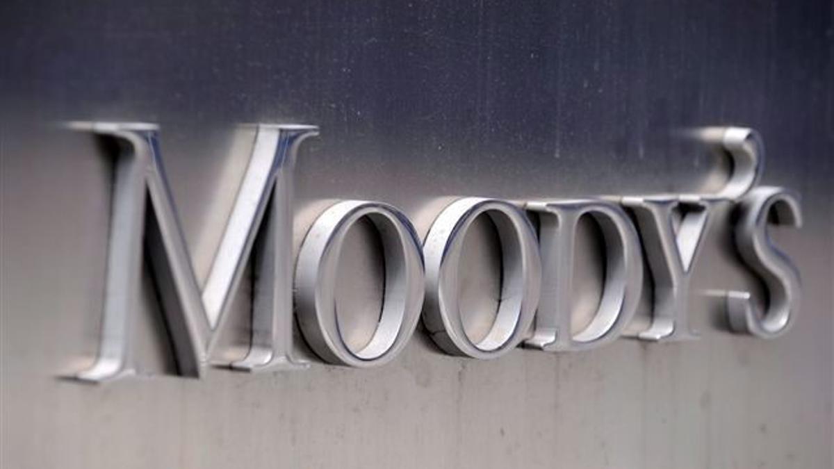 Moody's rebaja la calificación crediticia de Estados Unidos de &quot;Aaa&quot; a &quot;Aa1&quot;