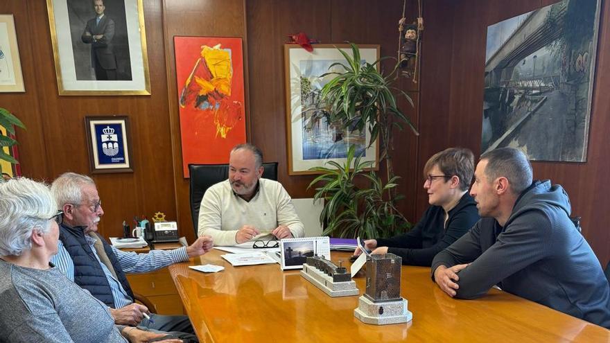 Los vecinos de Sésamo se reúnen con el alcalde de Culleredo para reclamar un bosque sostenible en San Cosme