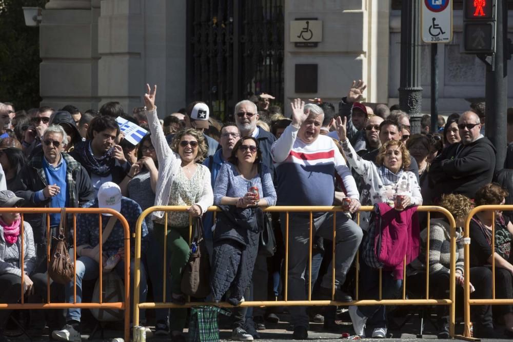 Búscate en la mascletà del 8 de marzo