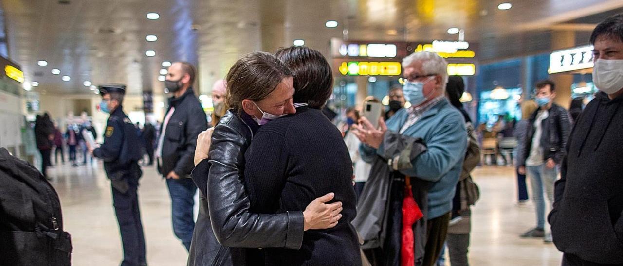 Llegada de refugiados ucranianos al aeropuerto de Manises