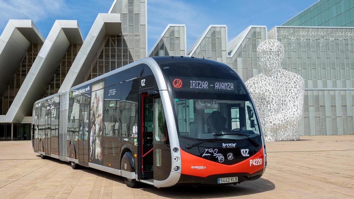 Uno de los autobuses &#039;cero emisiones&#039; adquirido por Avanza para la flota de bus urbano en su proyecto de electromovilidad.