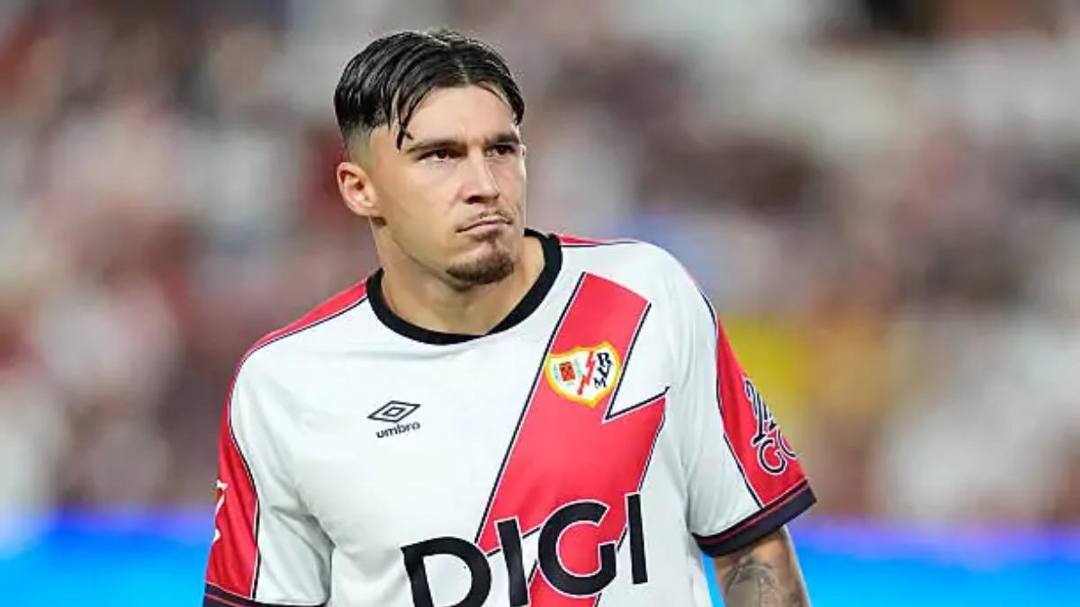 Andrei Ratiu, futbolista del Rayo Vallecano