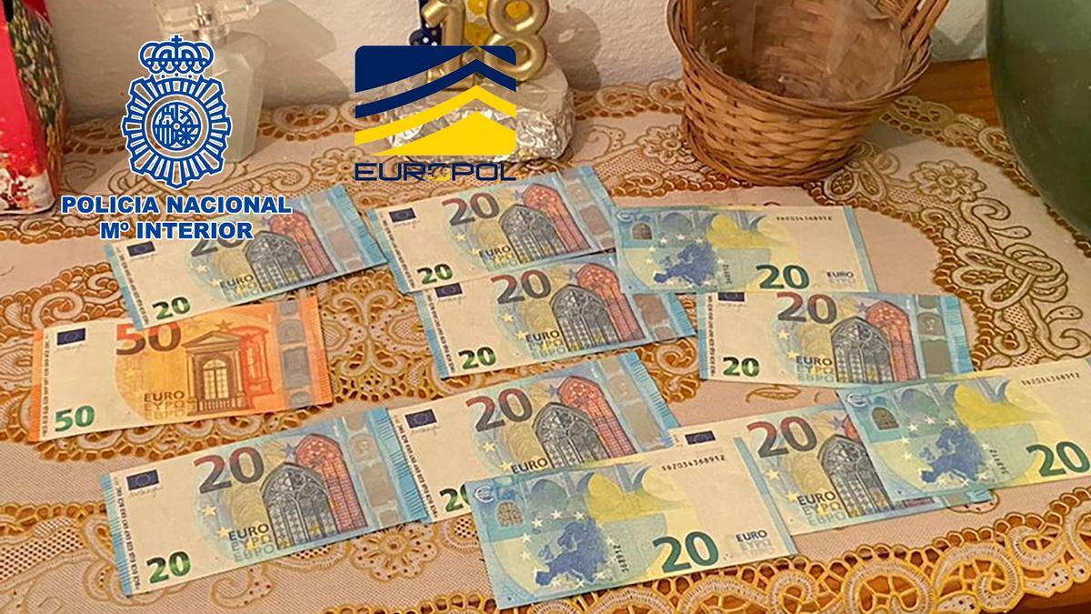 Billetes falsos incautados por la Policía Nacional que se ponían a la venta a través de internet.