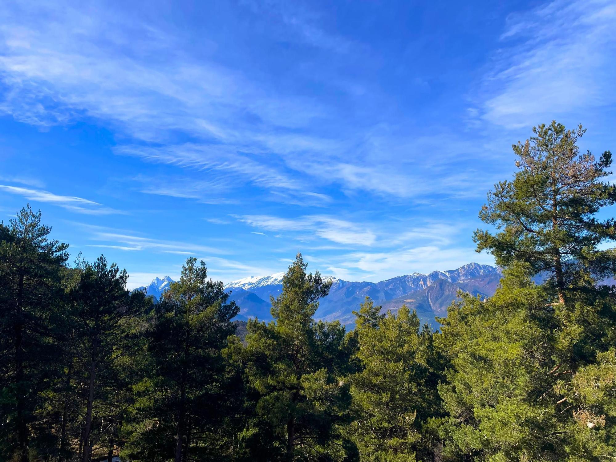 El Pedraforca y la Sierra del Cadí vistas desde el Xalet del Catllarà