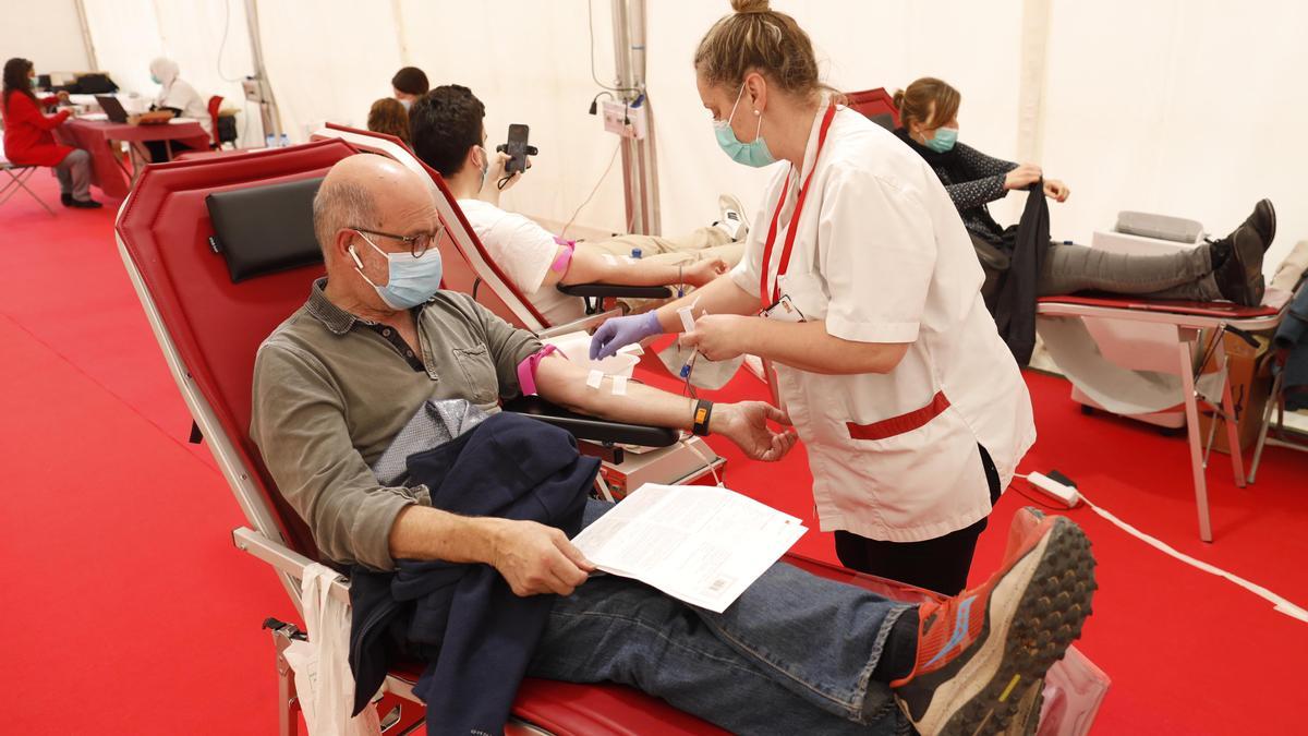 Campanya de donació de sang dels Bombers de la Generalitat a Girona, fa un mes