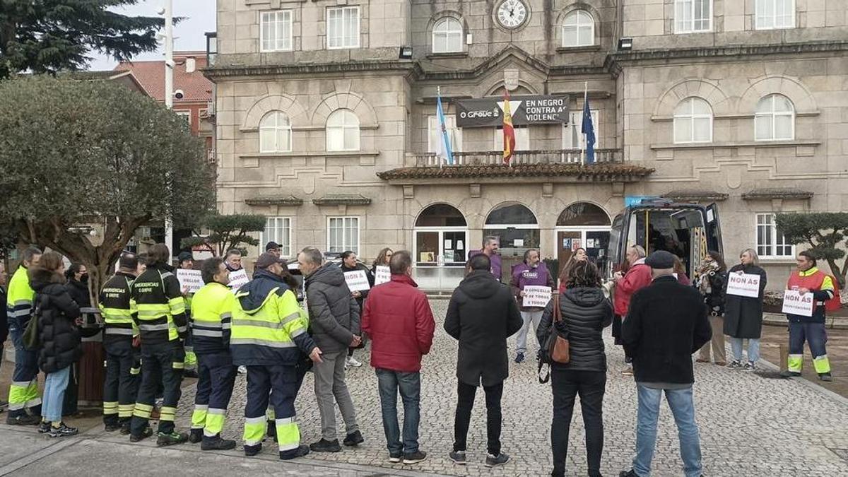 Una parte de la plantilla concentrada ayer. |  FdV
