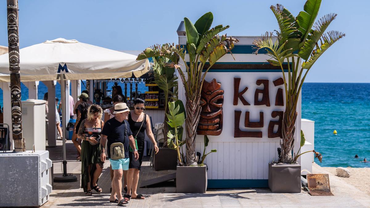 El chiringuito Kailua en Badalona, en el centro del polémico despido a una trabajadora &quot;por tener pelo en las axilas&quot;.