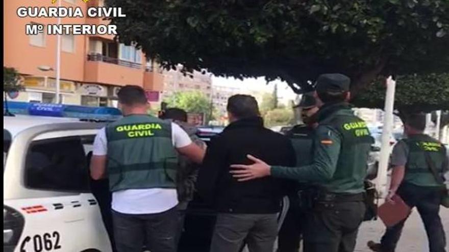 Un detenido por estafa y otros tres por robo con agresión en una casa de La Vila