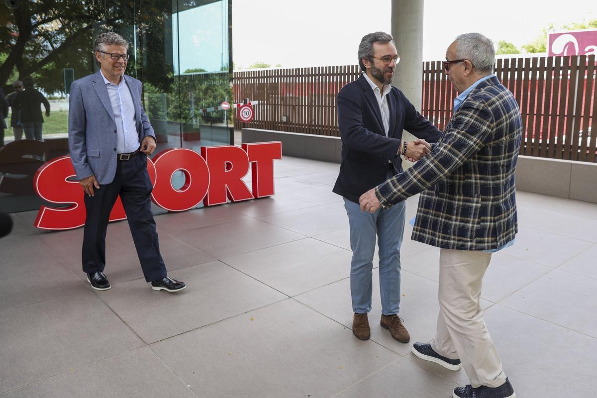 Aitor Moll, Consejero Delegado de Prensa Ibérica, y Joan Vehils, director de SPORT, recibieron a Blanco