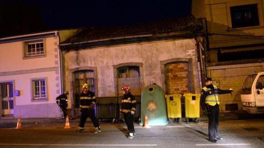 Retirada de un canalón en Agustín Romero. // Noé Parga