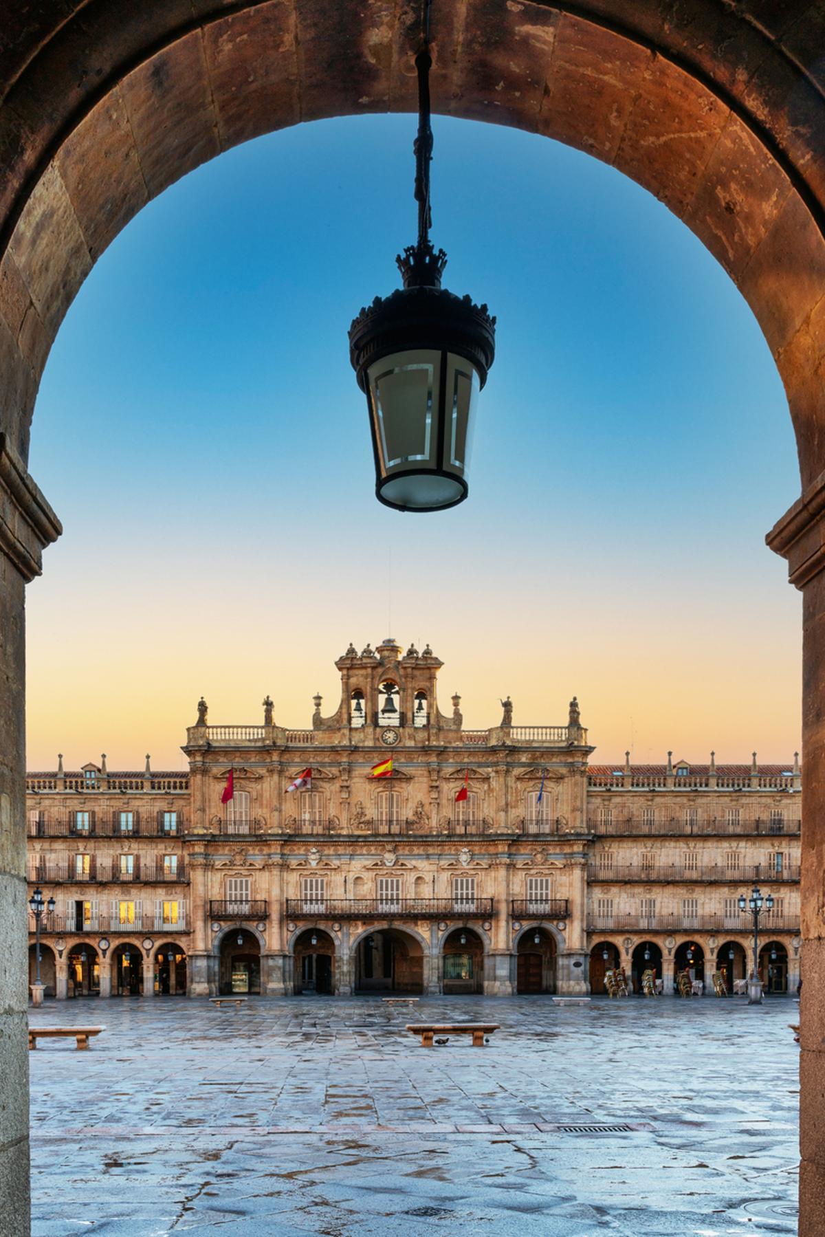 ista desde la plaza principal (Plaza Mayor) de Samanca España