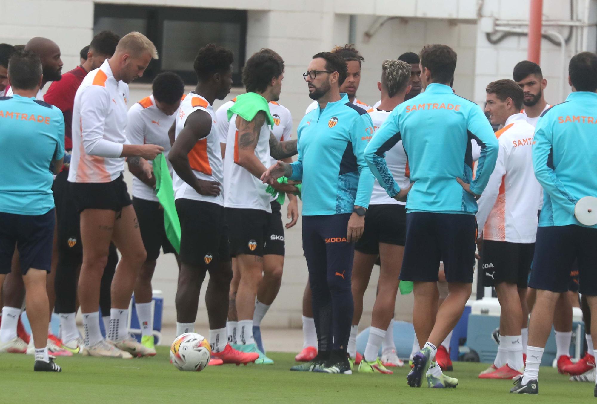 Entrenamiento del Valencia antes del encuentro frente al Athletic de Bilbao