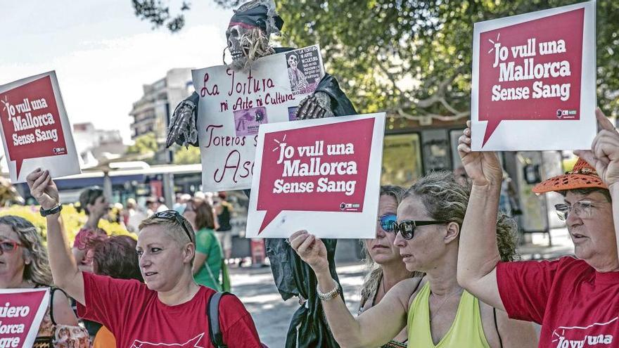 Piden &quot;valentía&quot; para acabar con el ´Correbou´