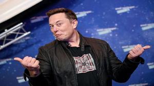 Elon Musk niega la denuncia por acoso sexual de la azafata, con un pero