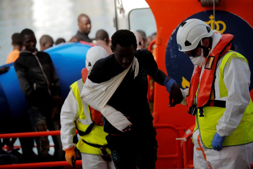 Llegan al puerto de Málaga 80 personas rescatadas de dos pateras