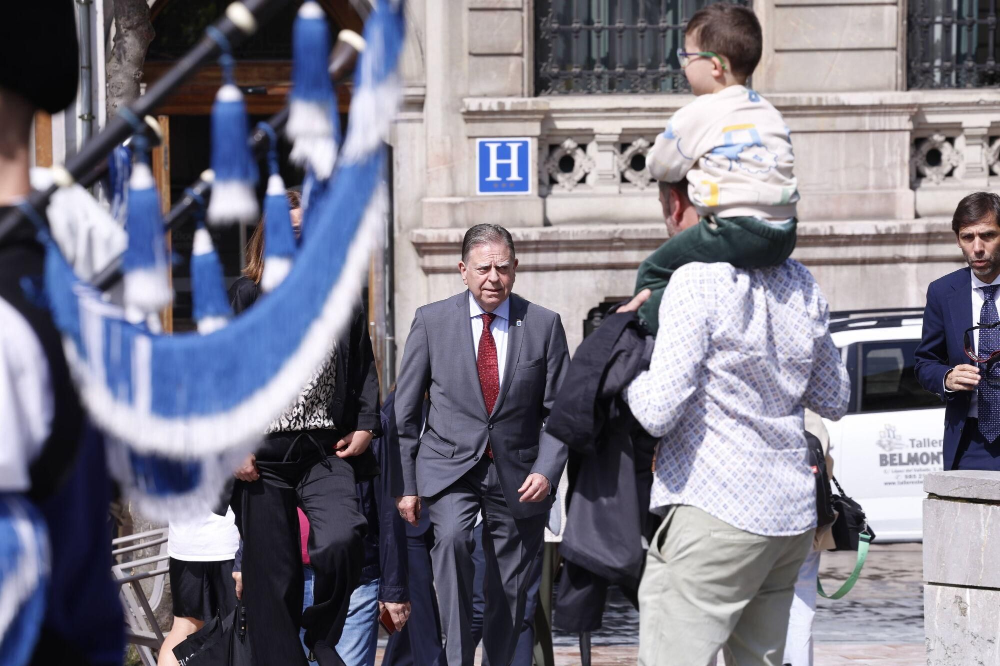 Apertura del mercadillo de la Ascensión y visita del alcalde
