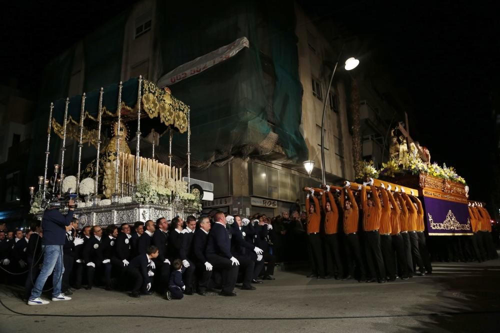 La Esperanza y el Cristo de la Caída protagonizaron el Encuentro en la Vía Doloresa de la Semana Santa de Torrevieja