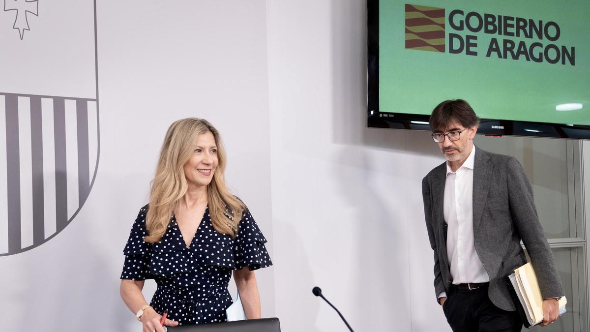 Mar Vaquero y Juan Pérez Mas, en la sala de prensa del Pignatelli.