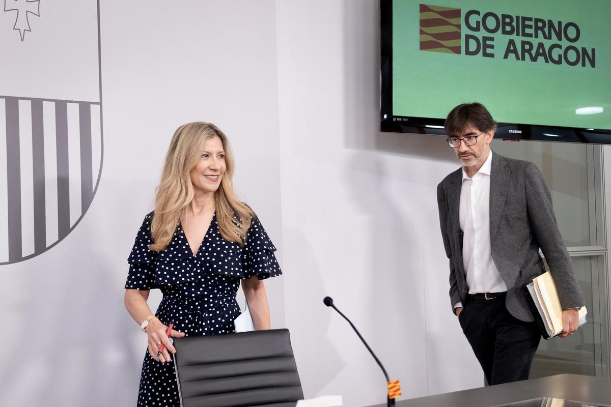 Mar Vaquero y Juan Pérez Mas, en la sala de prensa del Pignatelli.