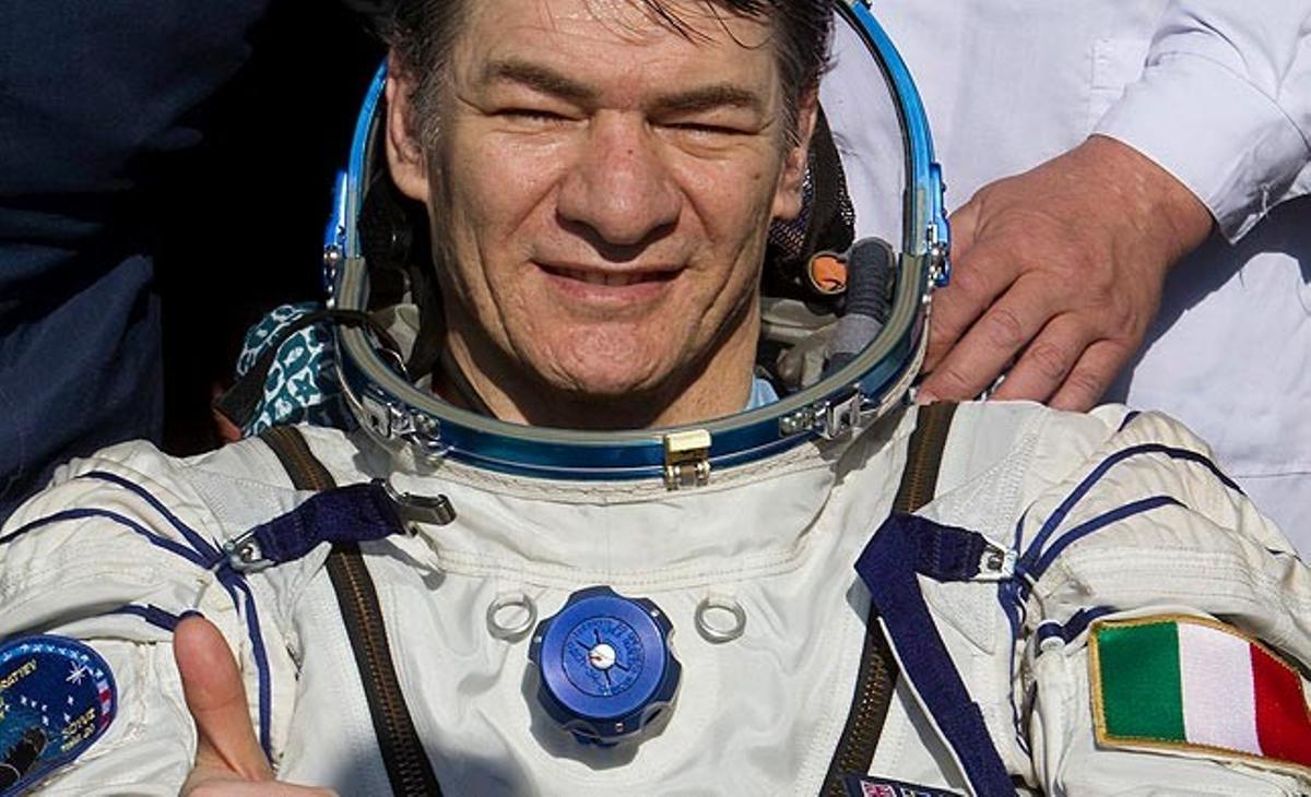 L’astronauta italià Paolo Nespoli després d’aterrar aquest dimarts a l’estepa de Kazakhstan amb dos tripulants més a bord de la nau russa Soiuz TMA-20, després de passar cinc mesos a l’Estació Espacial Internacional (EEI)