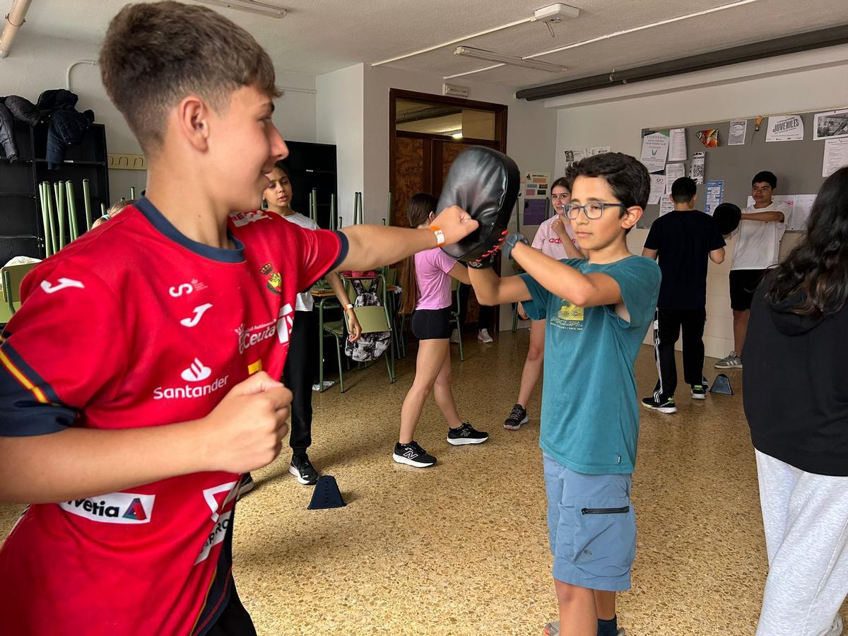 EN IMÁGENES: El alumnado de TSEAS del Instituto Corvera moviliza a 200 estudiantes por el Día del Deporte EN IMÁGENES: El alumnado de TSEAS del Instituto Corvera moviliza a 200 estudiantes por el Día del Deporte